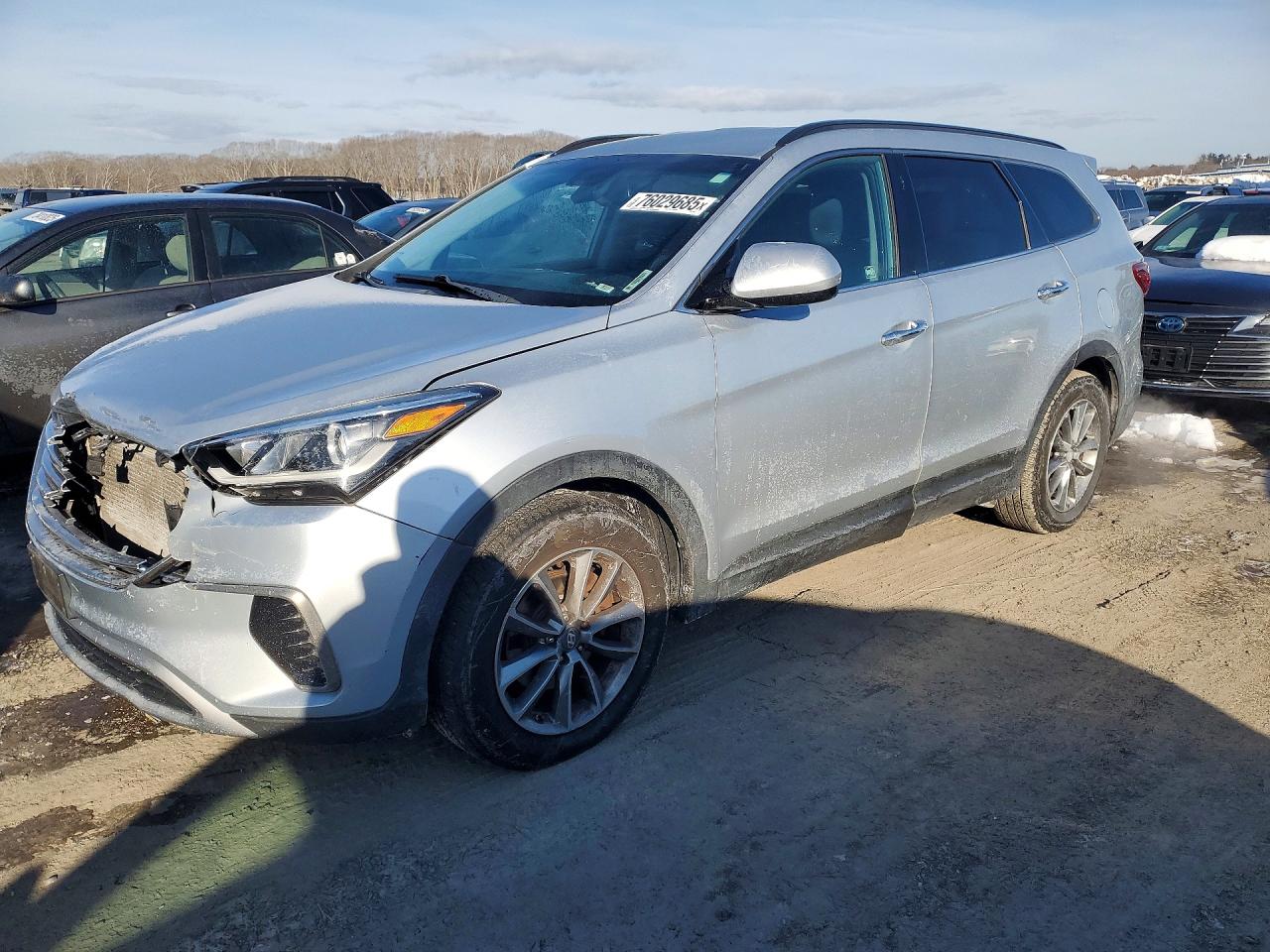 Salvage Hyundai SANTA FE Image