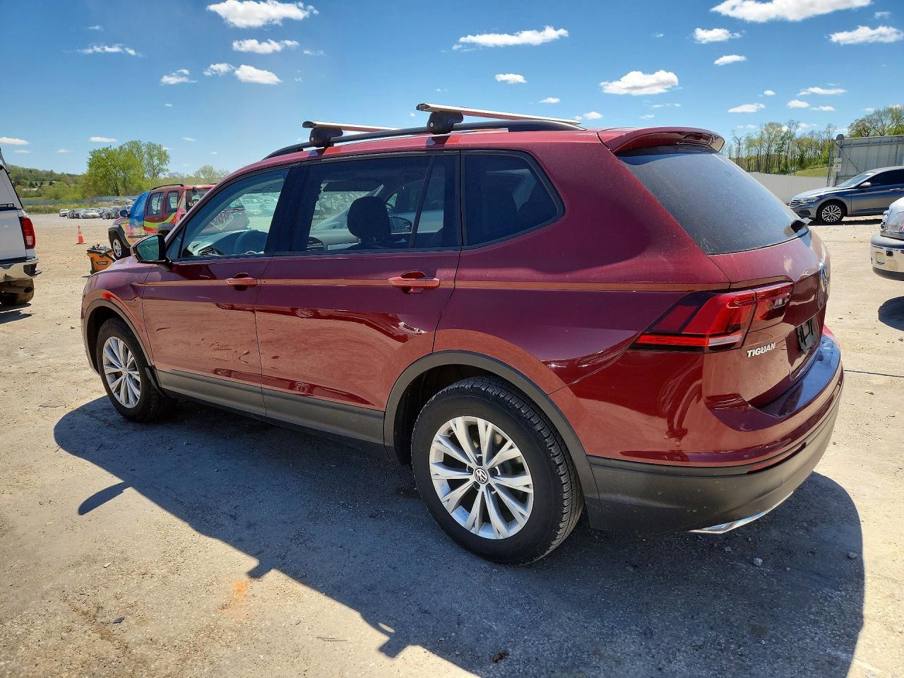 Volkswagen Tiguan S