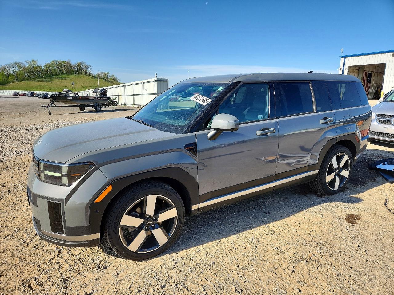 Salvage Hyundai SANTA FE Image