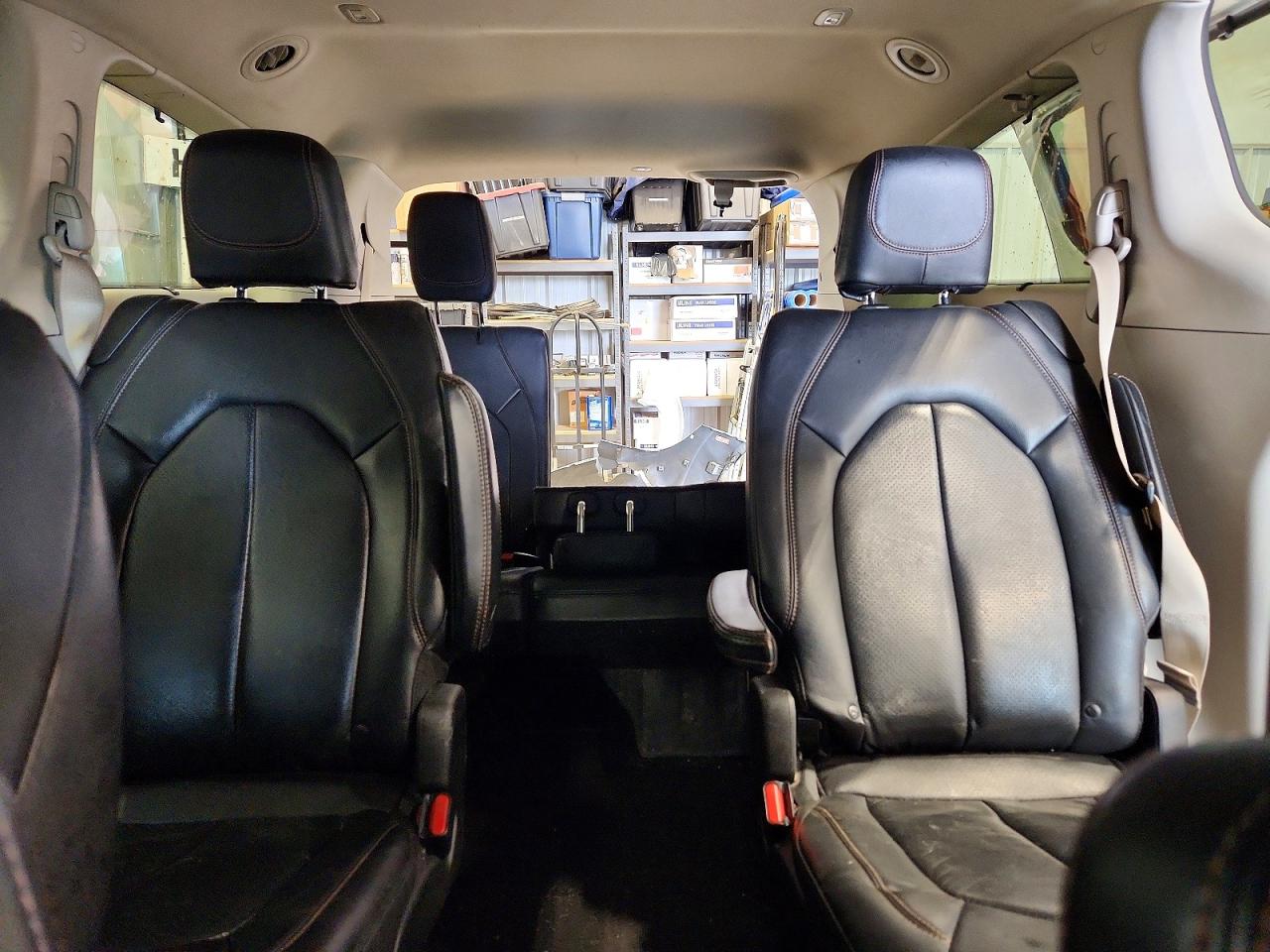 Chrysler Pacifica Touring L