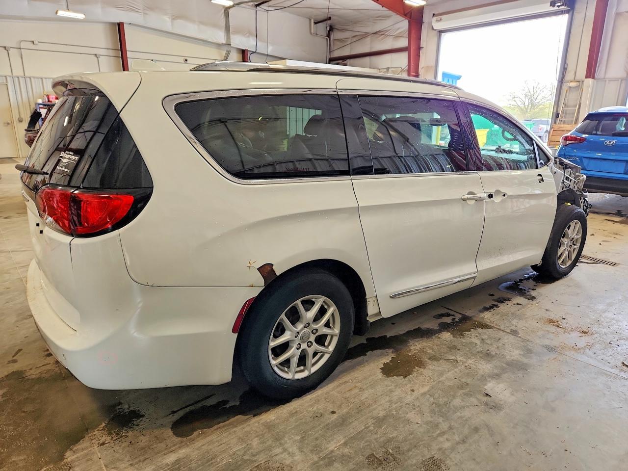 Chrysler Pacifica Touring L