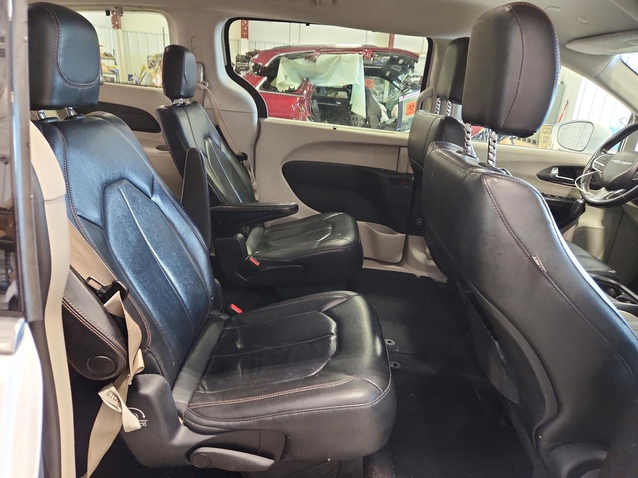 Chrysler Pacifica Touring L