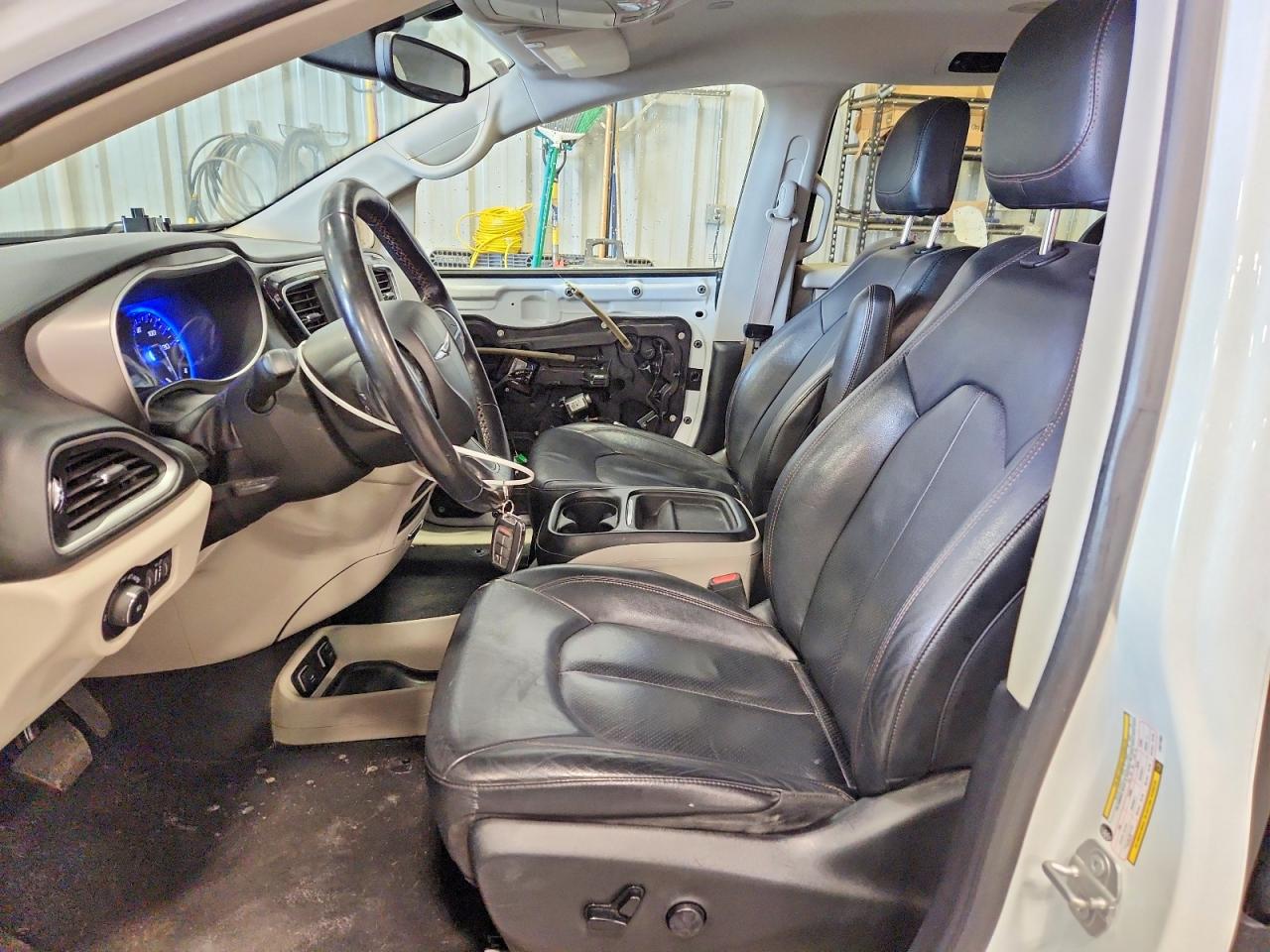 Chrysler Pacifica Touring L