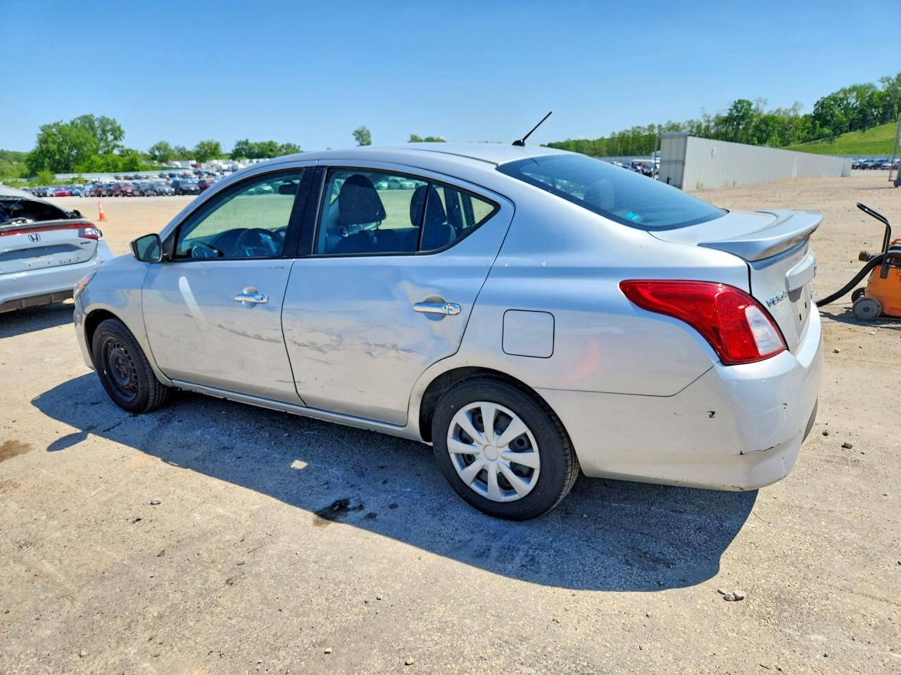 Nissan Versa 1.6 Sv