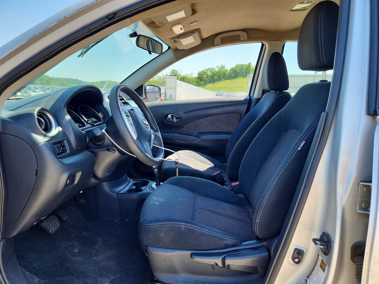 Nissan Versa 1.6 Sv