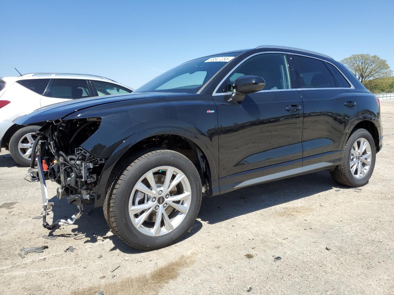 Salvage Audi Q3 Image