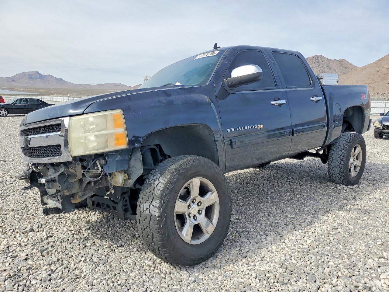 Salvage Chevrolet Silverado Image