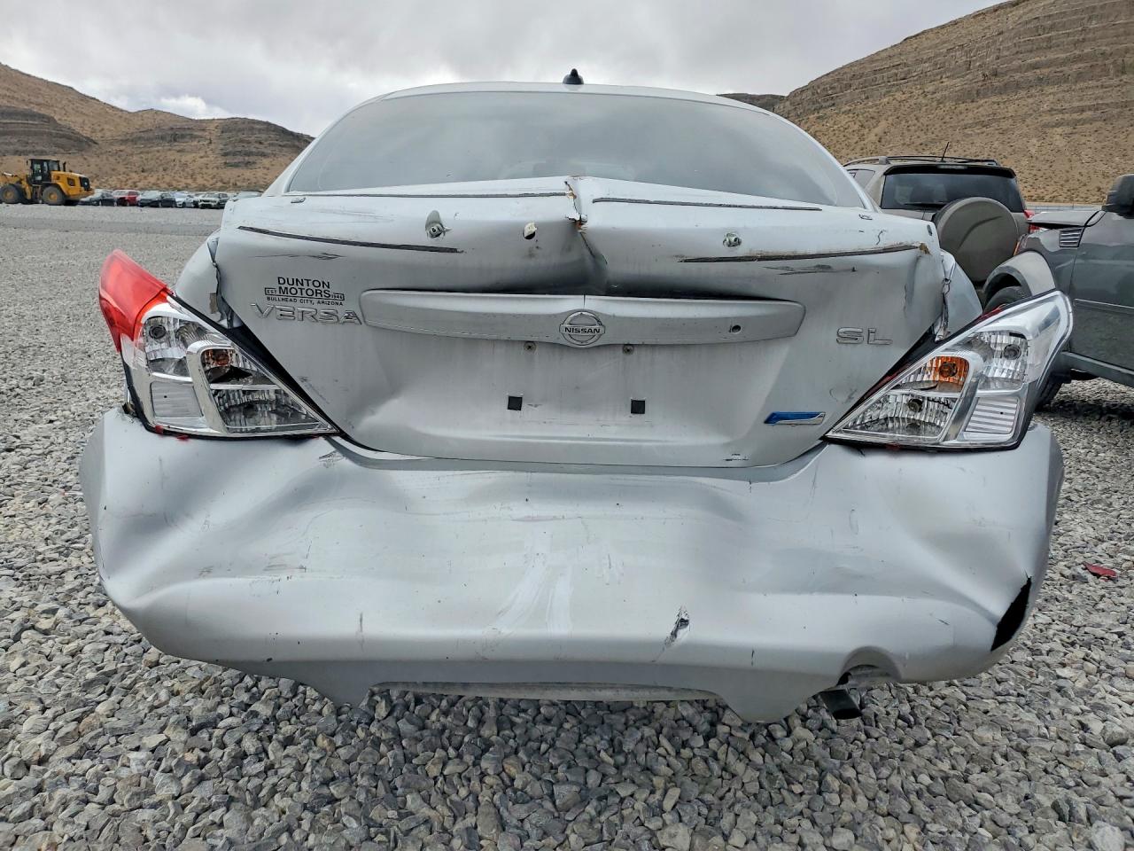 Nissan Versa 1.6 S
