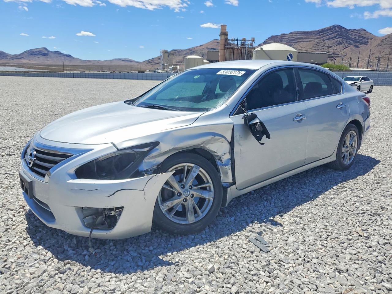 Salvage Nissan Altima Image