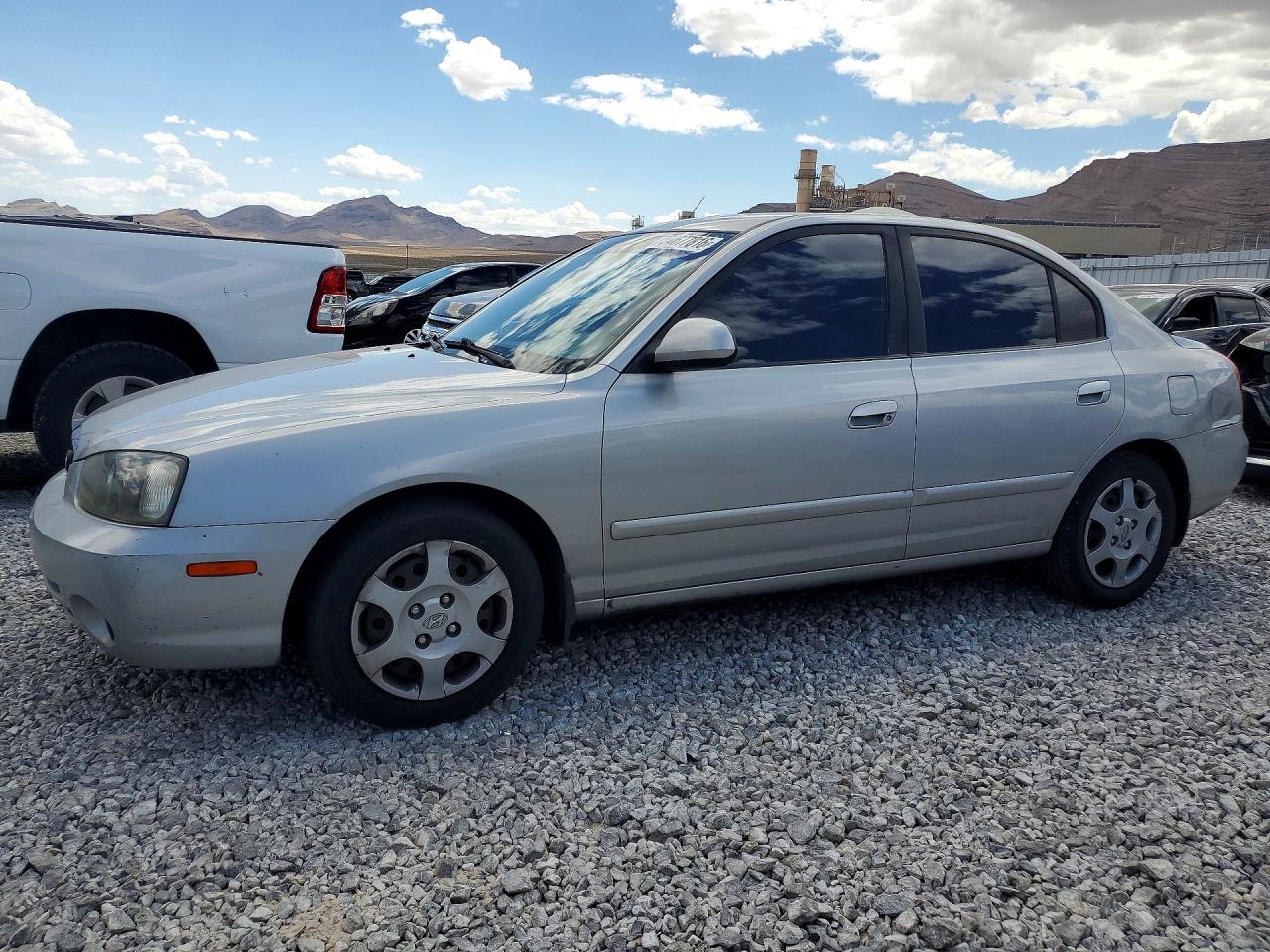 Salvage Hyundai ELANTRA Image