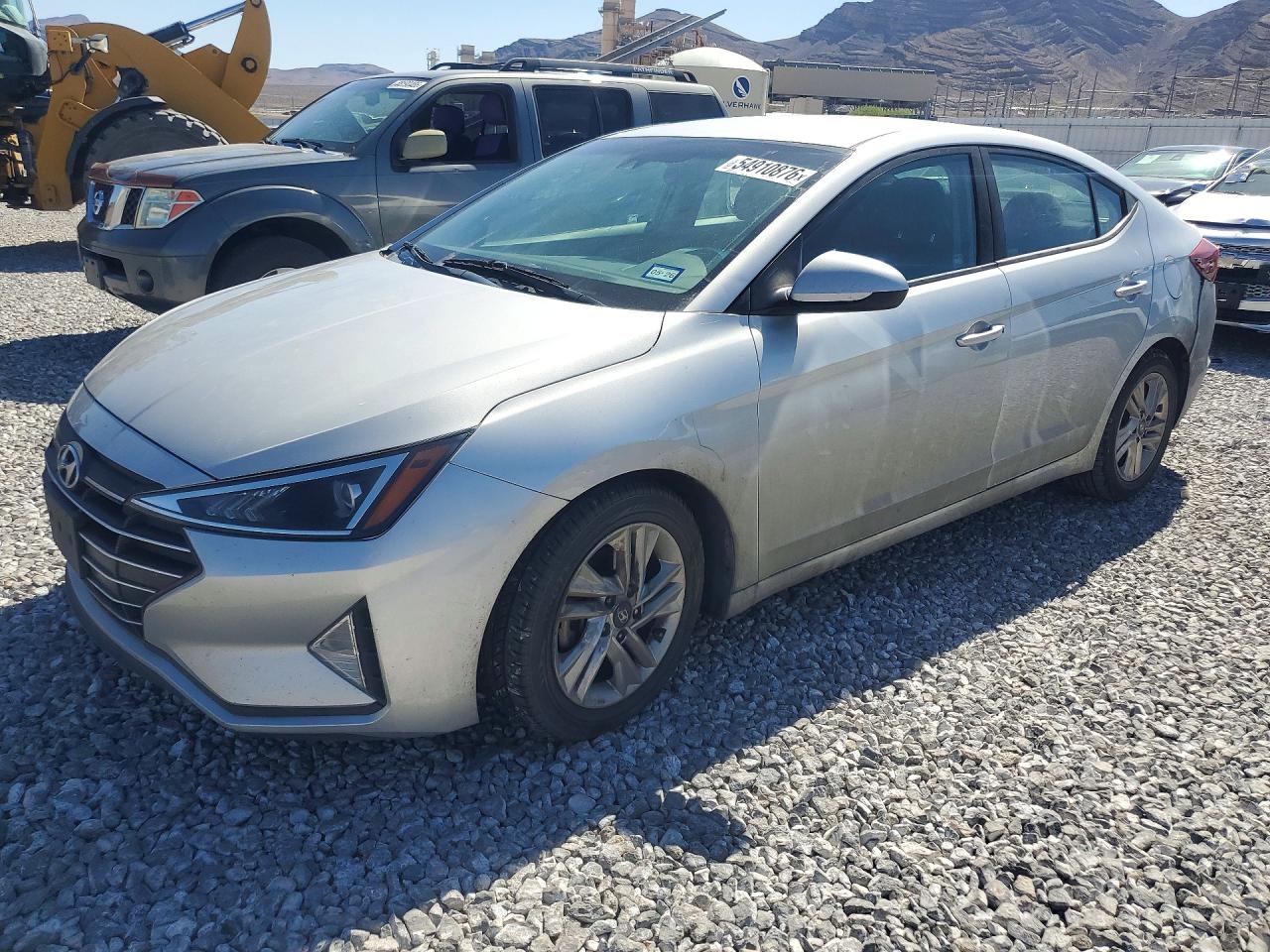 Salvage Hyundai ELANTRA Image