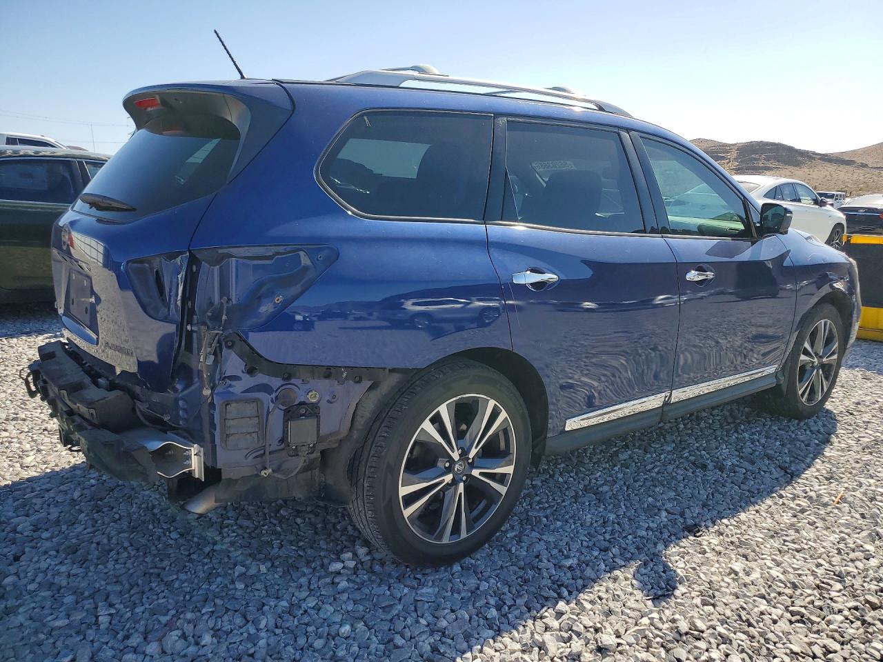 Nissan Pathfinder Platinum