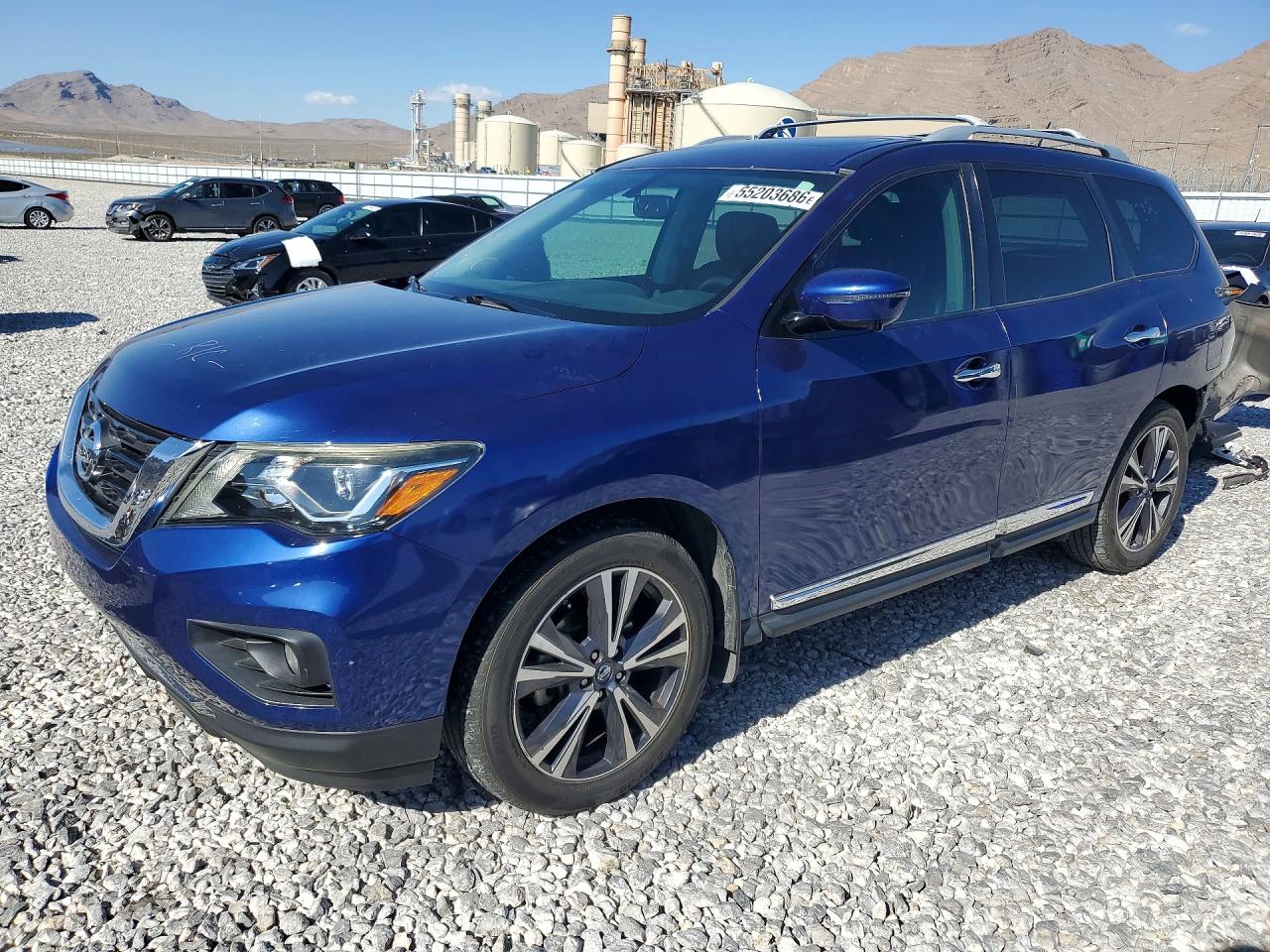 Salvage Nissan Pathfinder Image