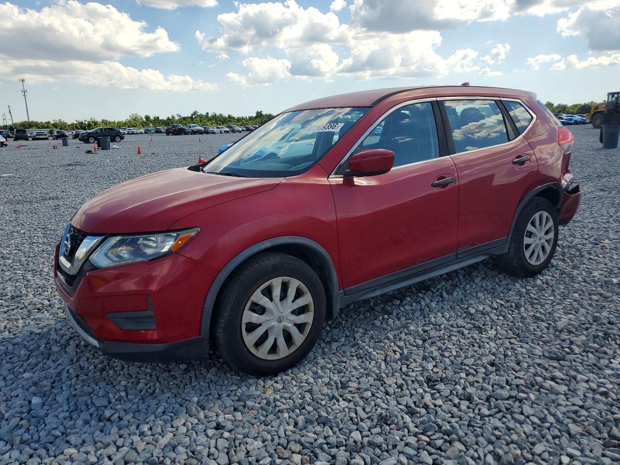 Salvage Nissan Rogue Image