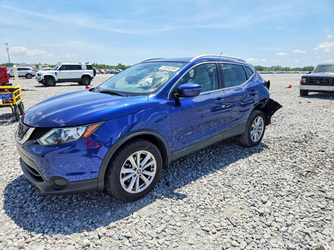 Salvage Nissan Rogue Image