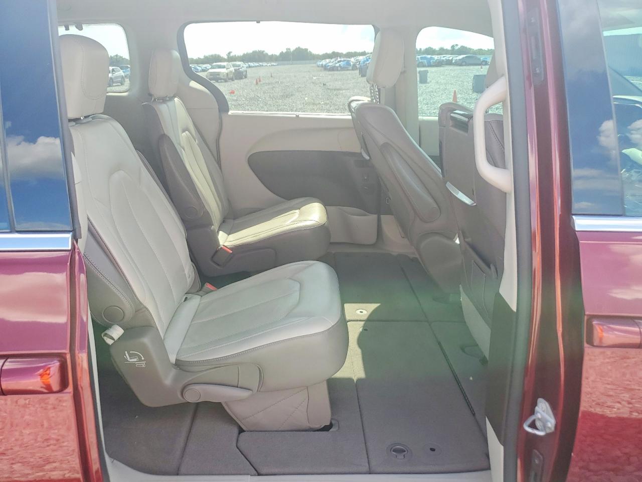Chrysler Pacifica Touring L Plus