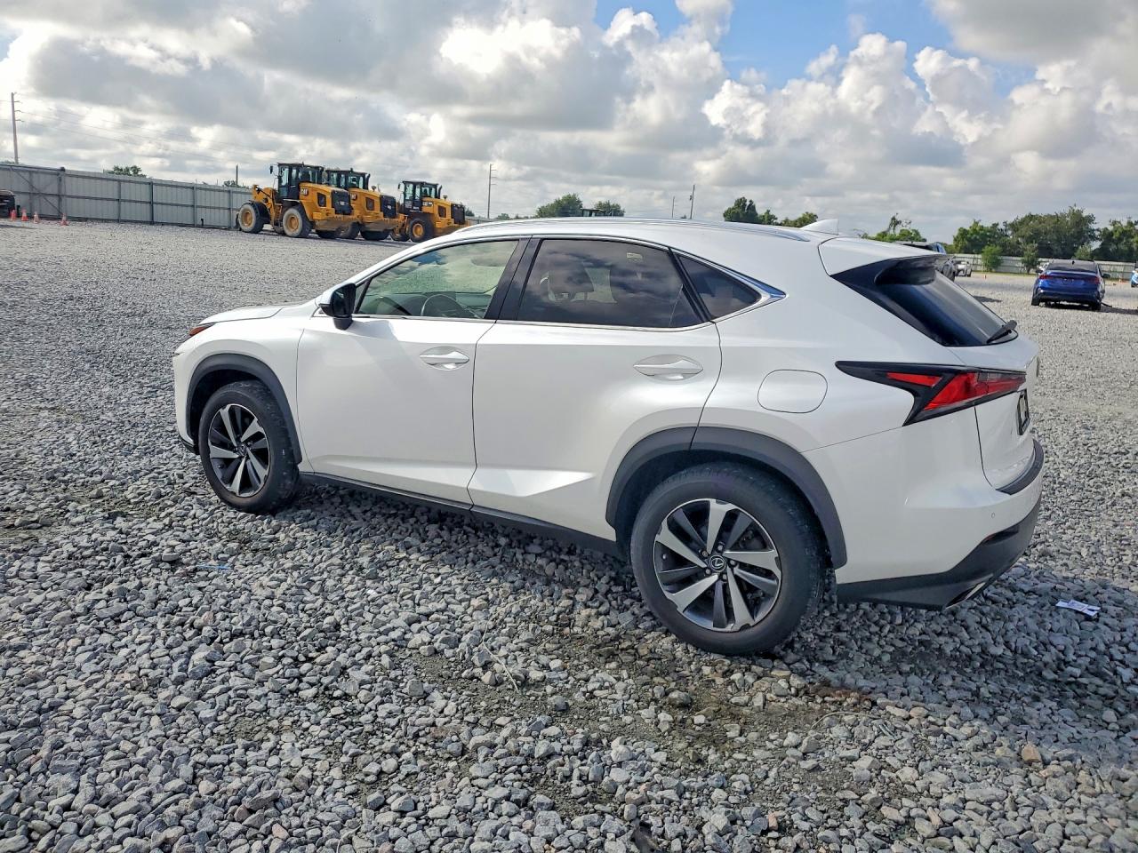 Lexus NX Base
