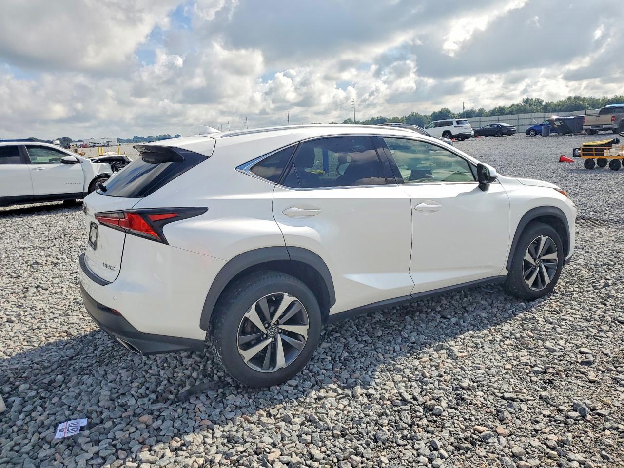 Lexus NX Base