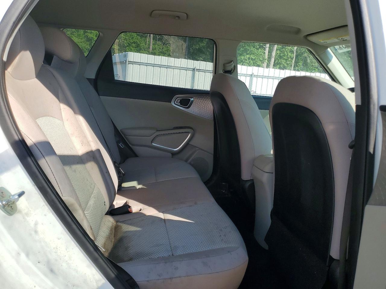 Kia Soul Lx