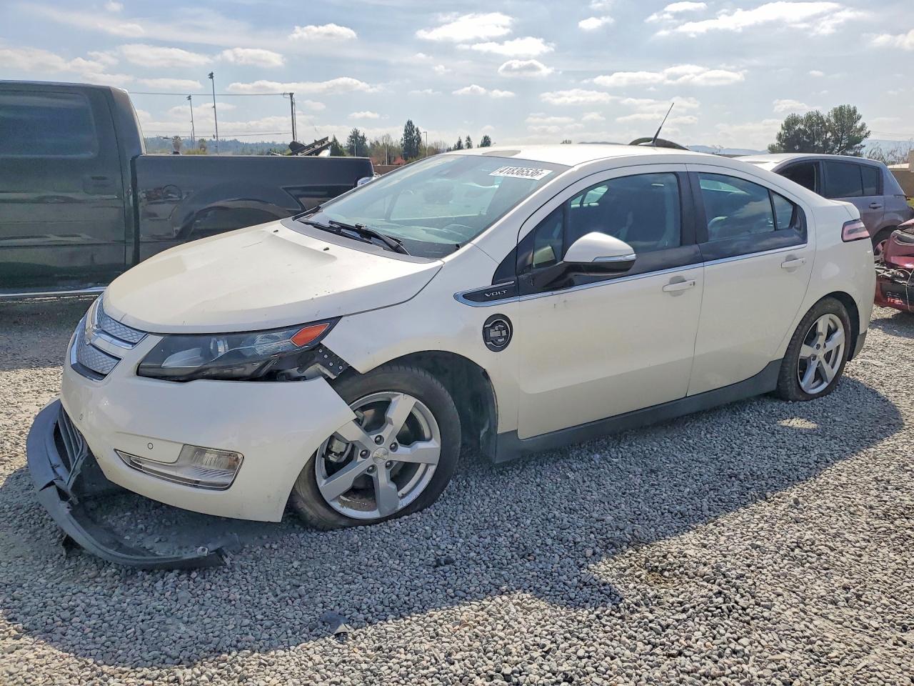 Salvage Chevrolet Volt Image