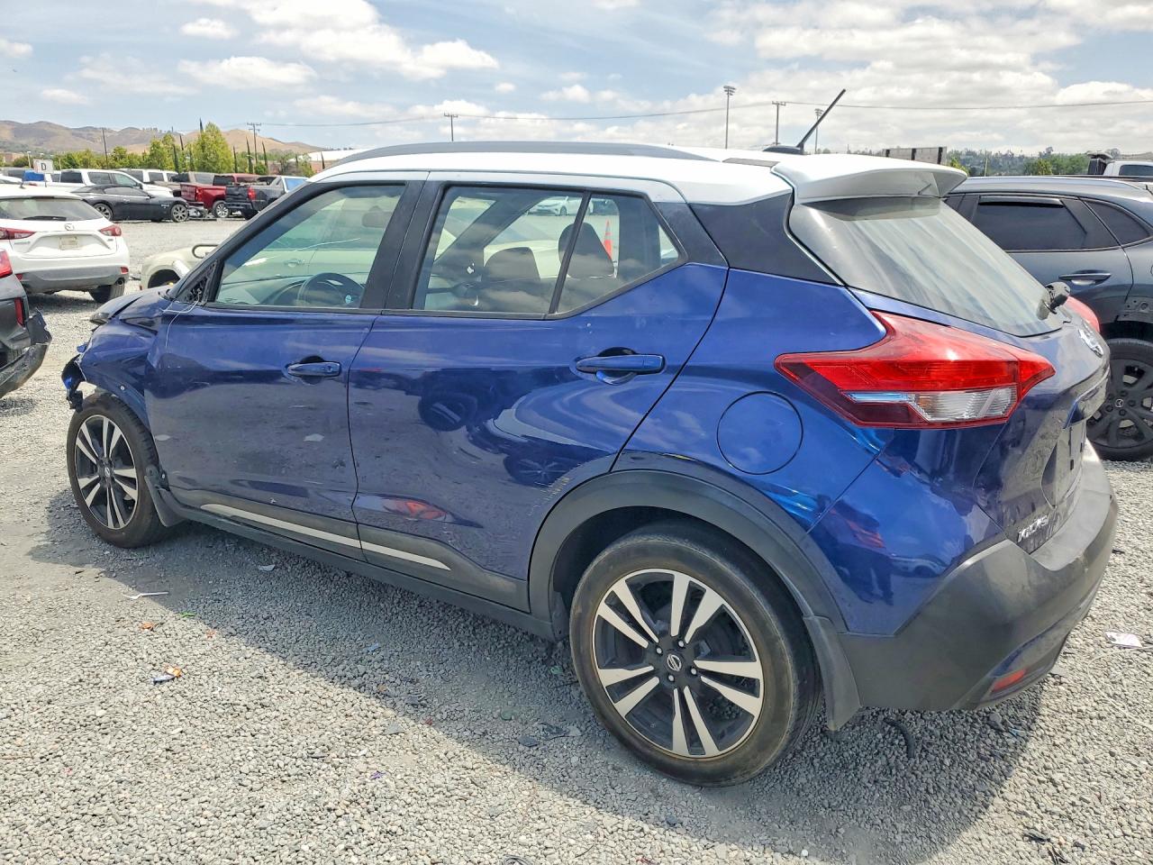 Nissan Kicks Sr