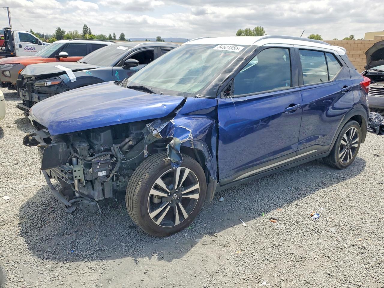 Salvage Nissan Kicks Image