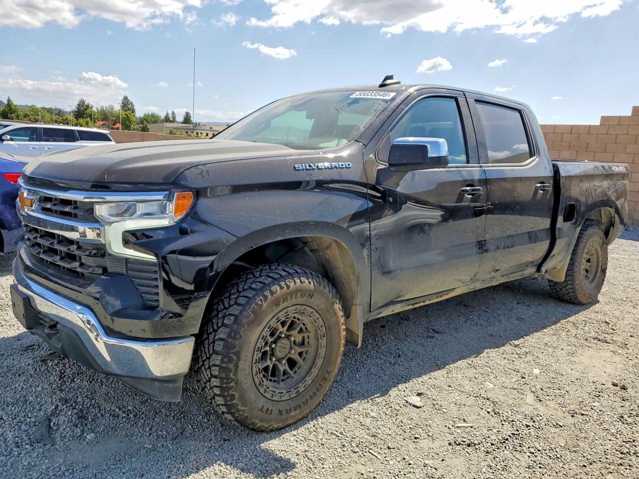 Salvage Chevrolet Silverado Image
