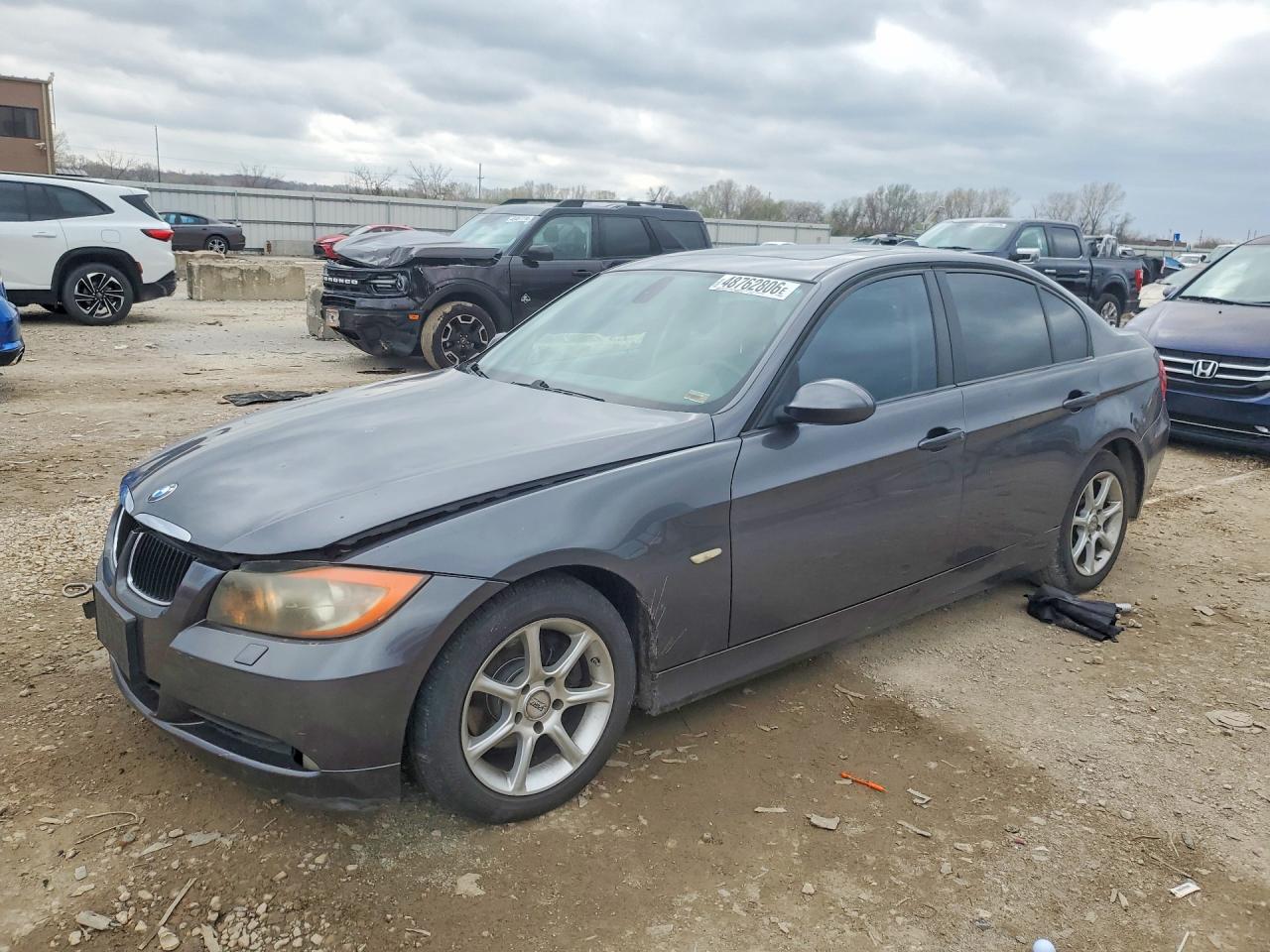 Salvage BMW 3 Series Image