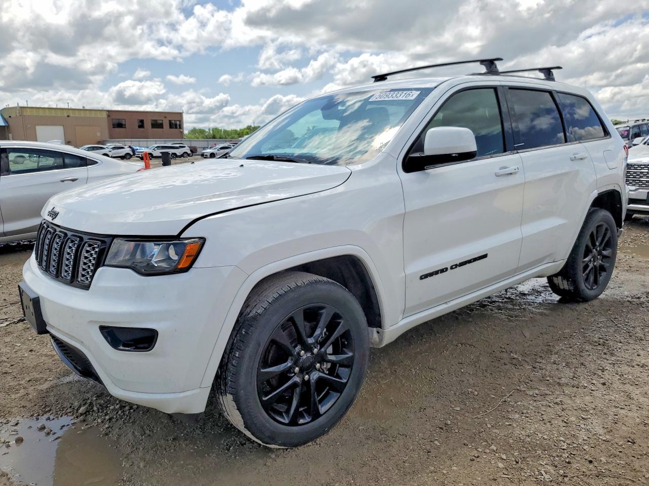 Salvage Jeep Grand Cherokee Image