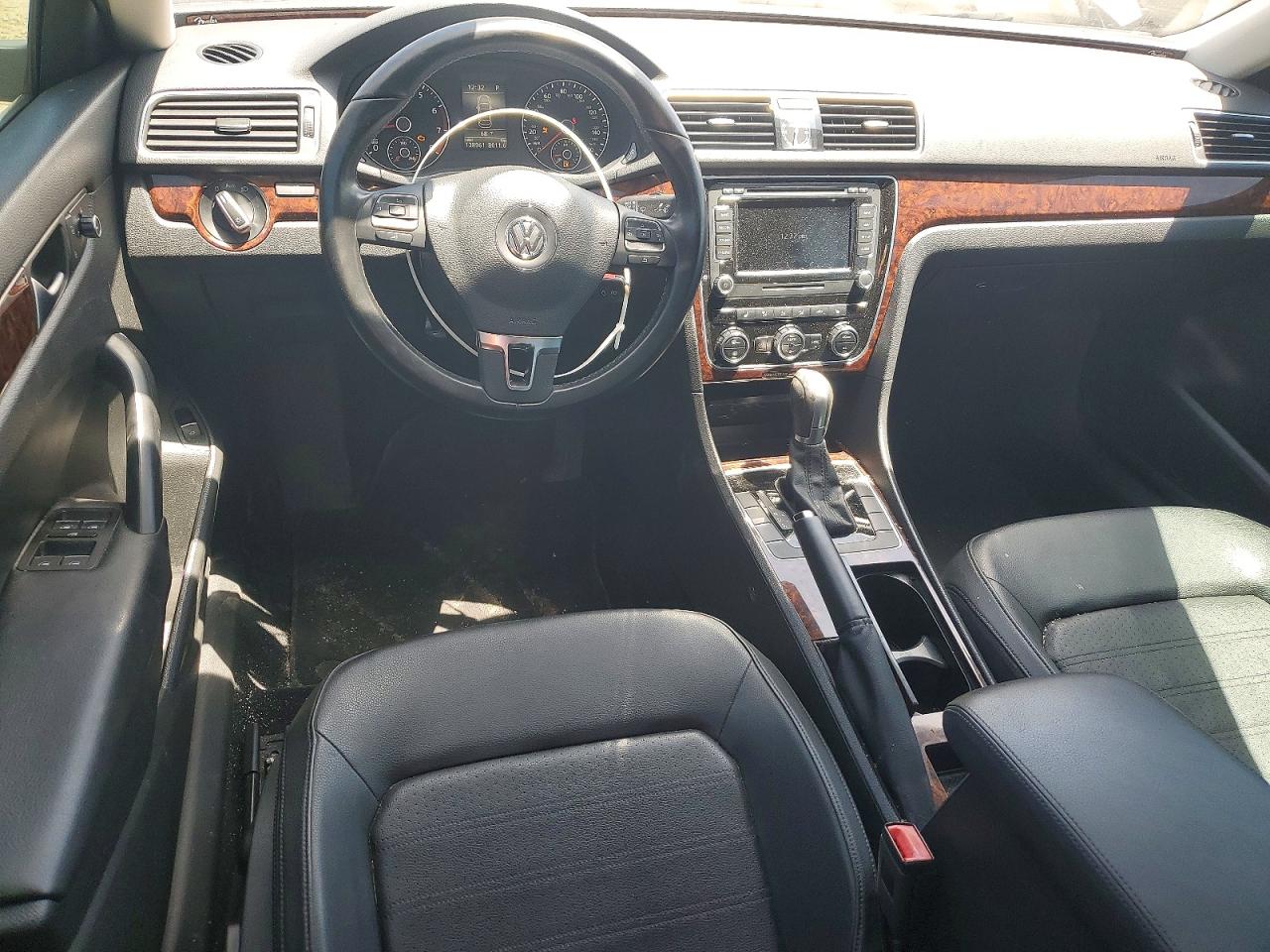 Volkswagen Passat Sel