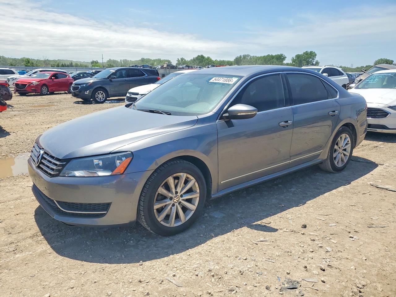 Salvage Volkswagen Passat Image