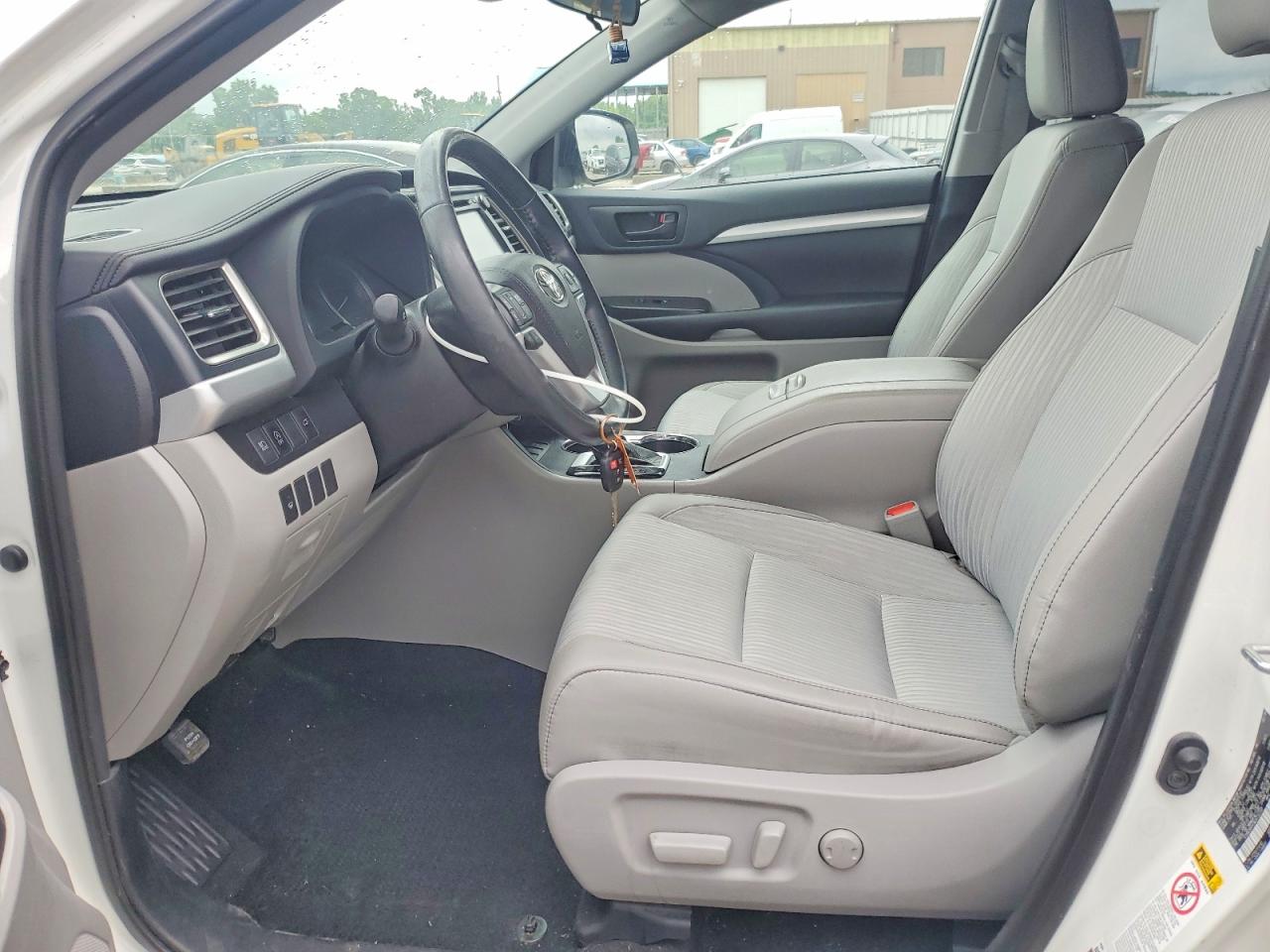 Toyota Highlander Le Plus