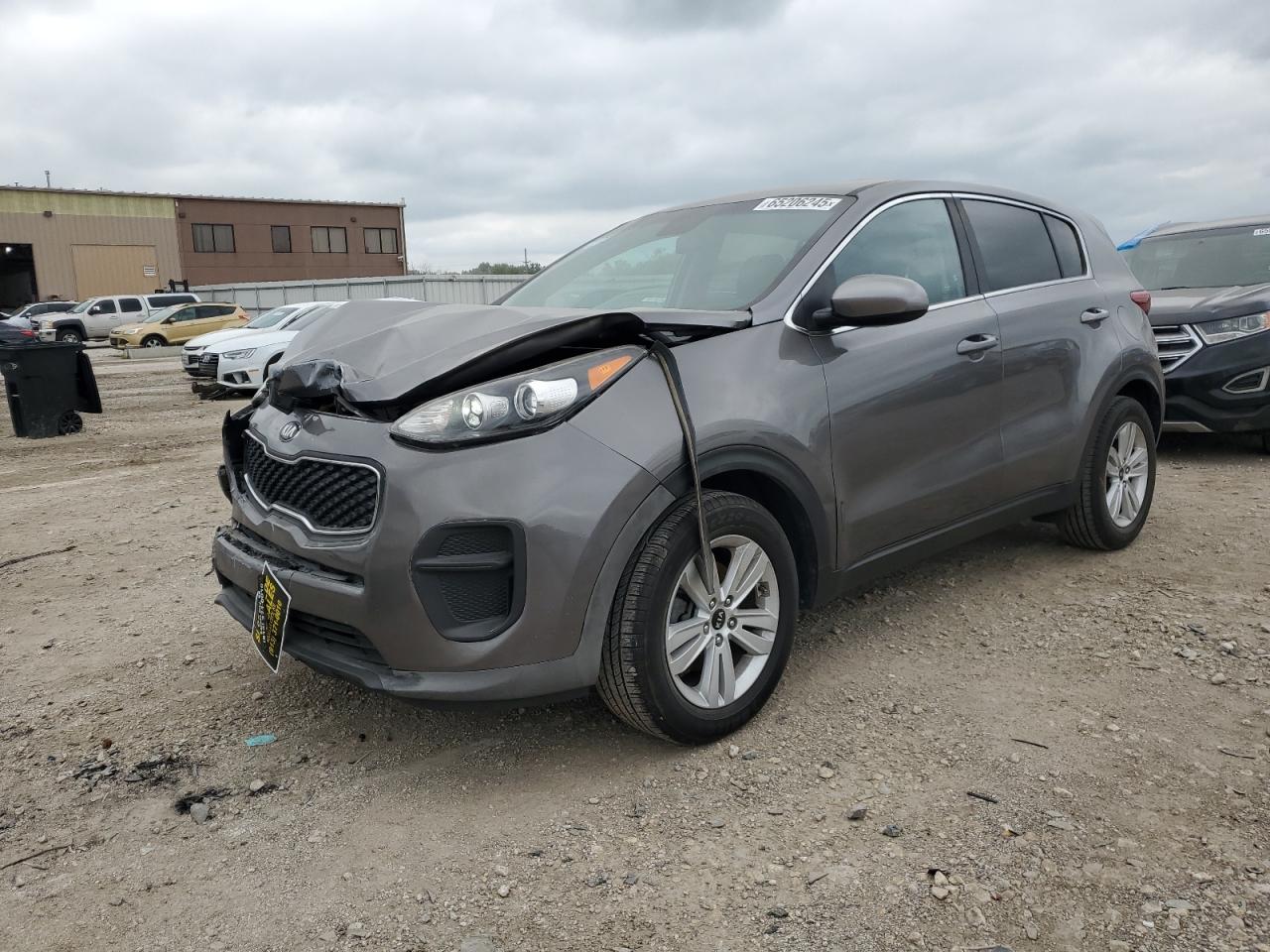 Salvage Kia Sportage Image