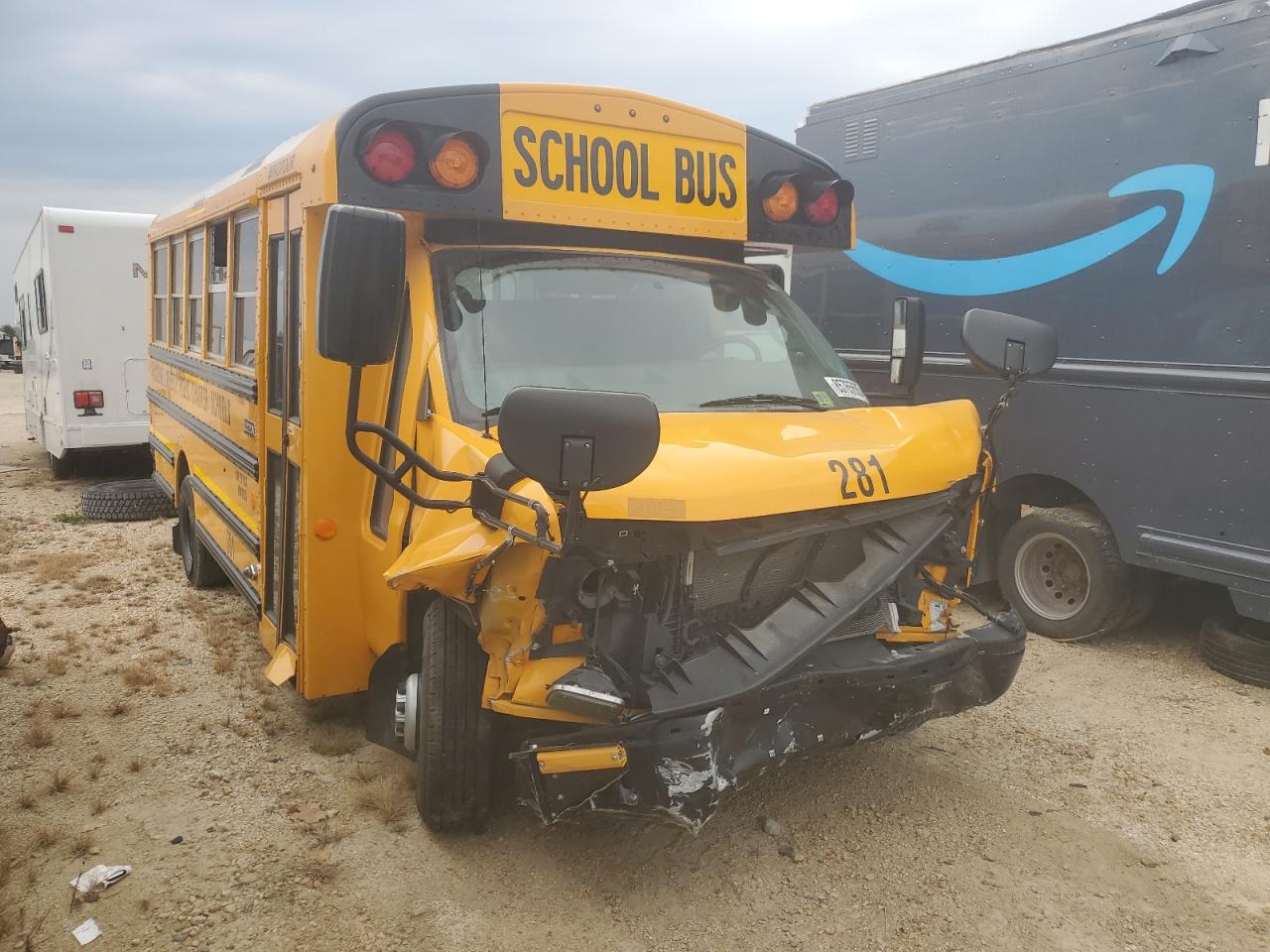 Salvage Chevrolet Bus Image