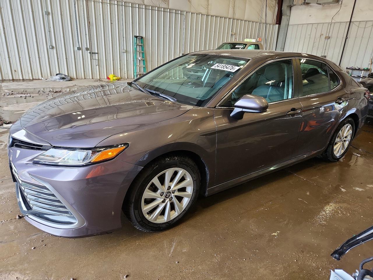 Salvage Toyota Camry Image