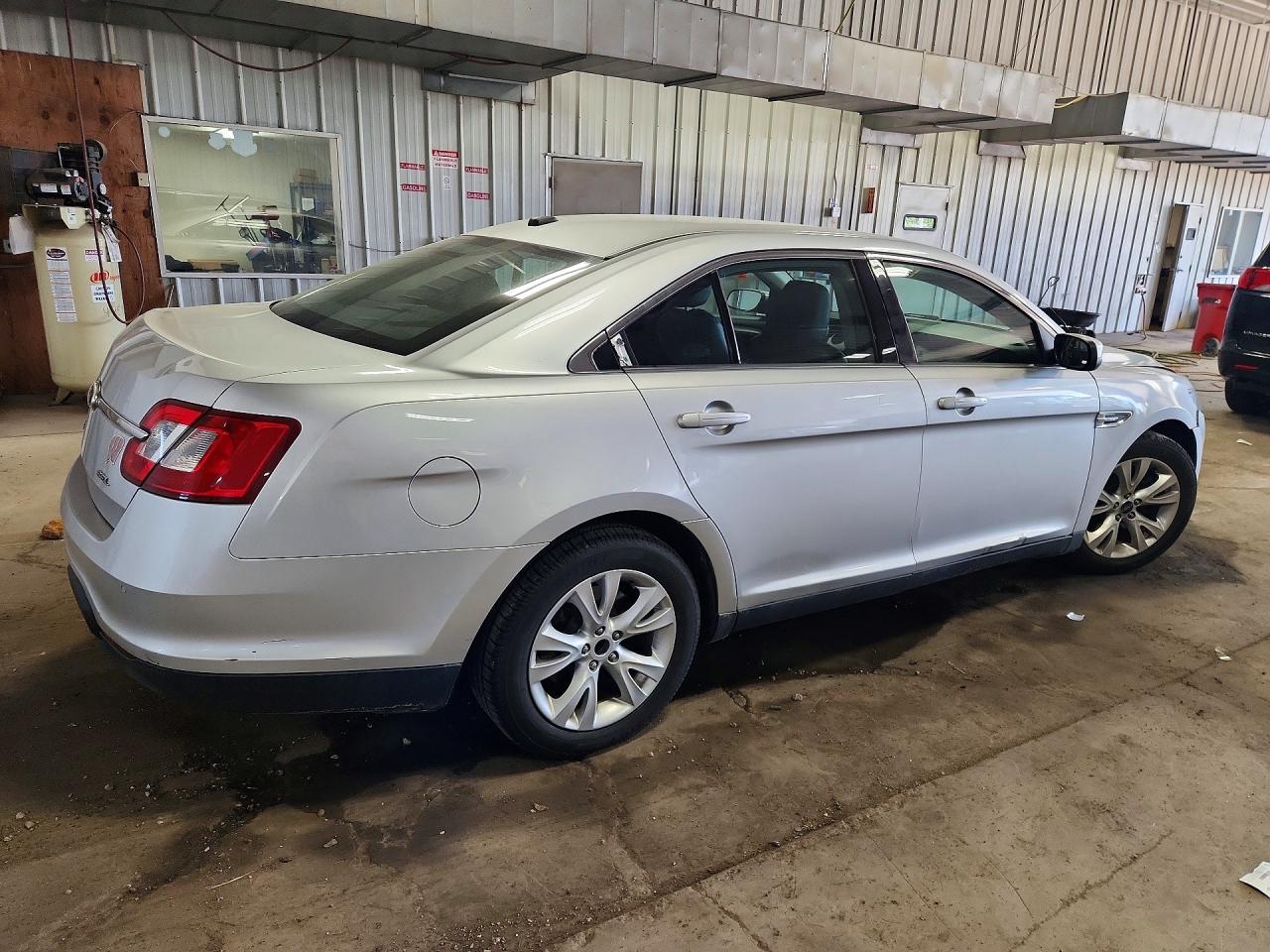 Ford Taurus Sel