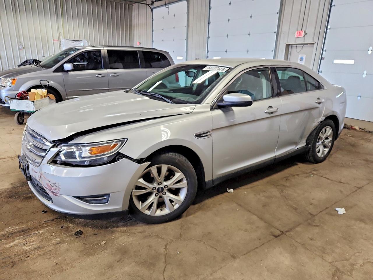 Salvage Ford Taurus Image