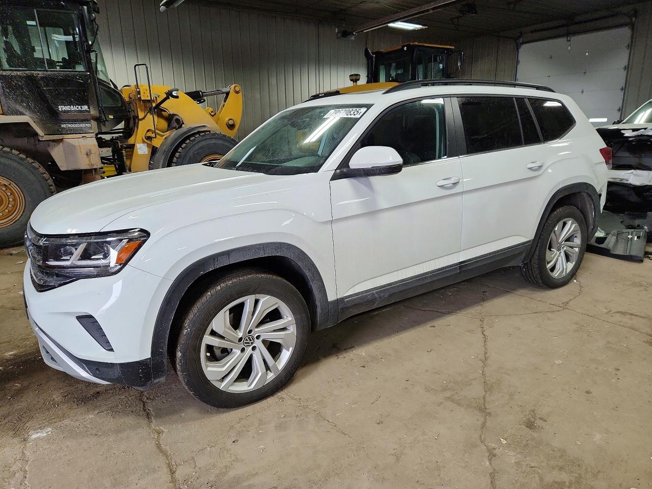 Salvage Volkswagen Atlas Image