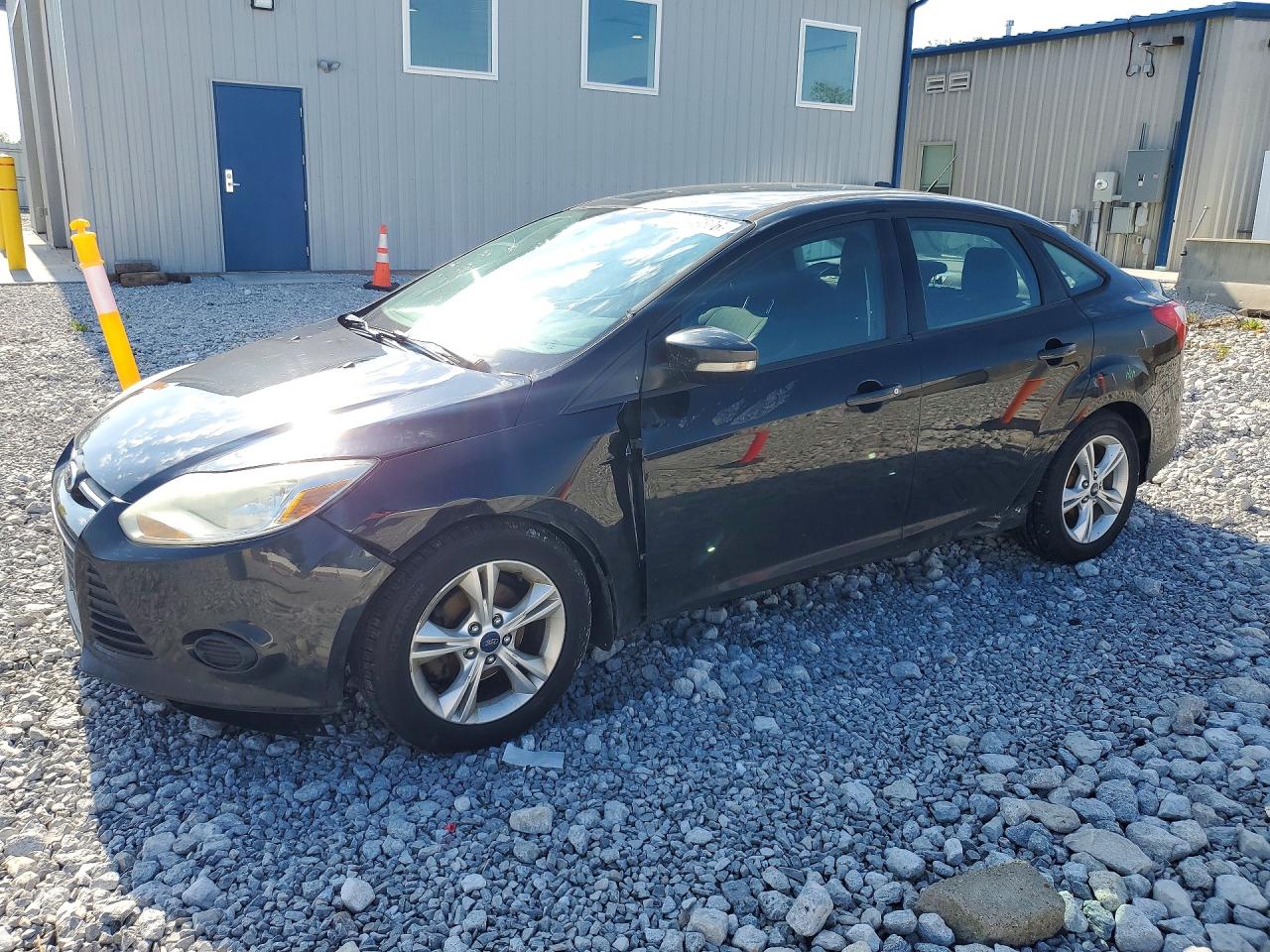 Salvage Ford Focus Image