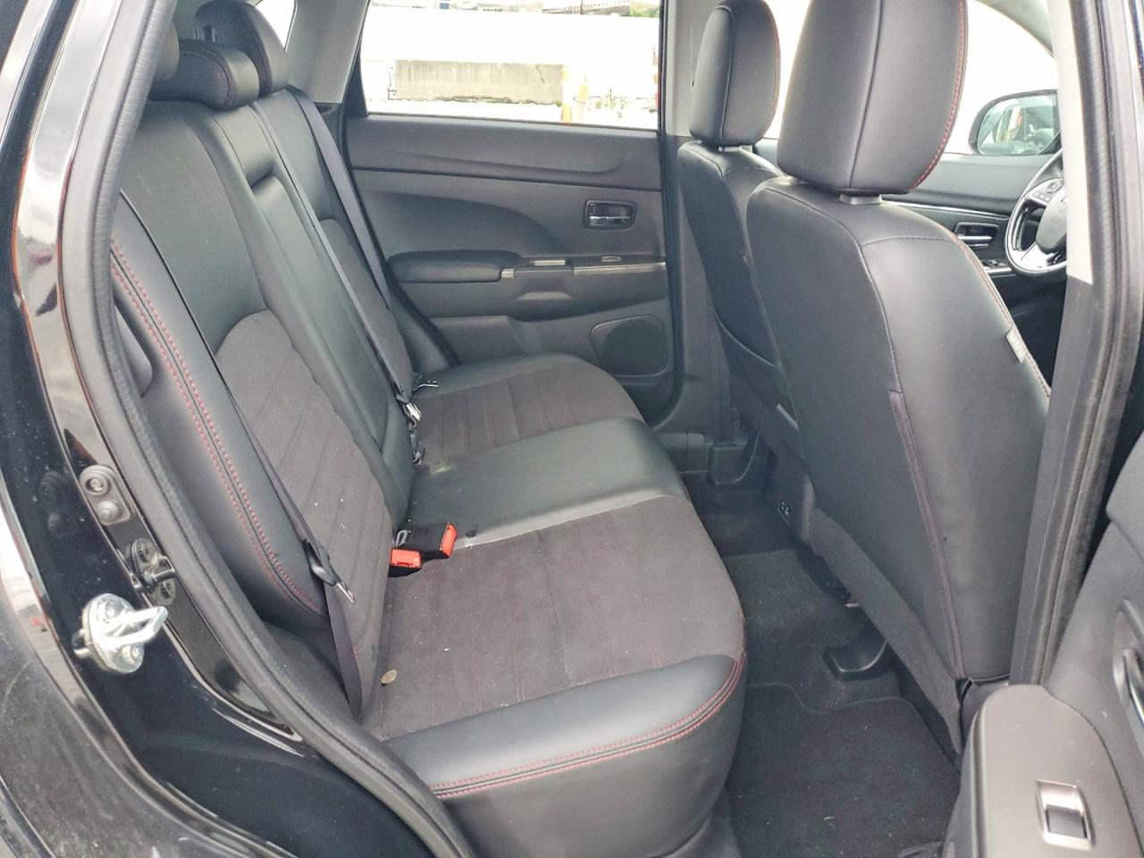 Mitsubishi Outlander S