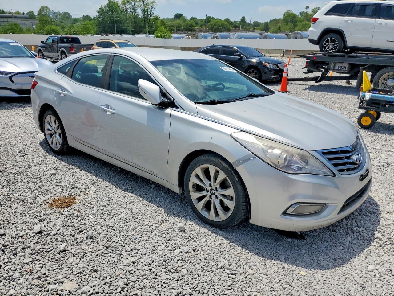 Hyundai Azera Base