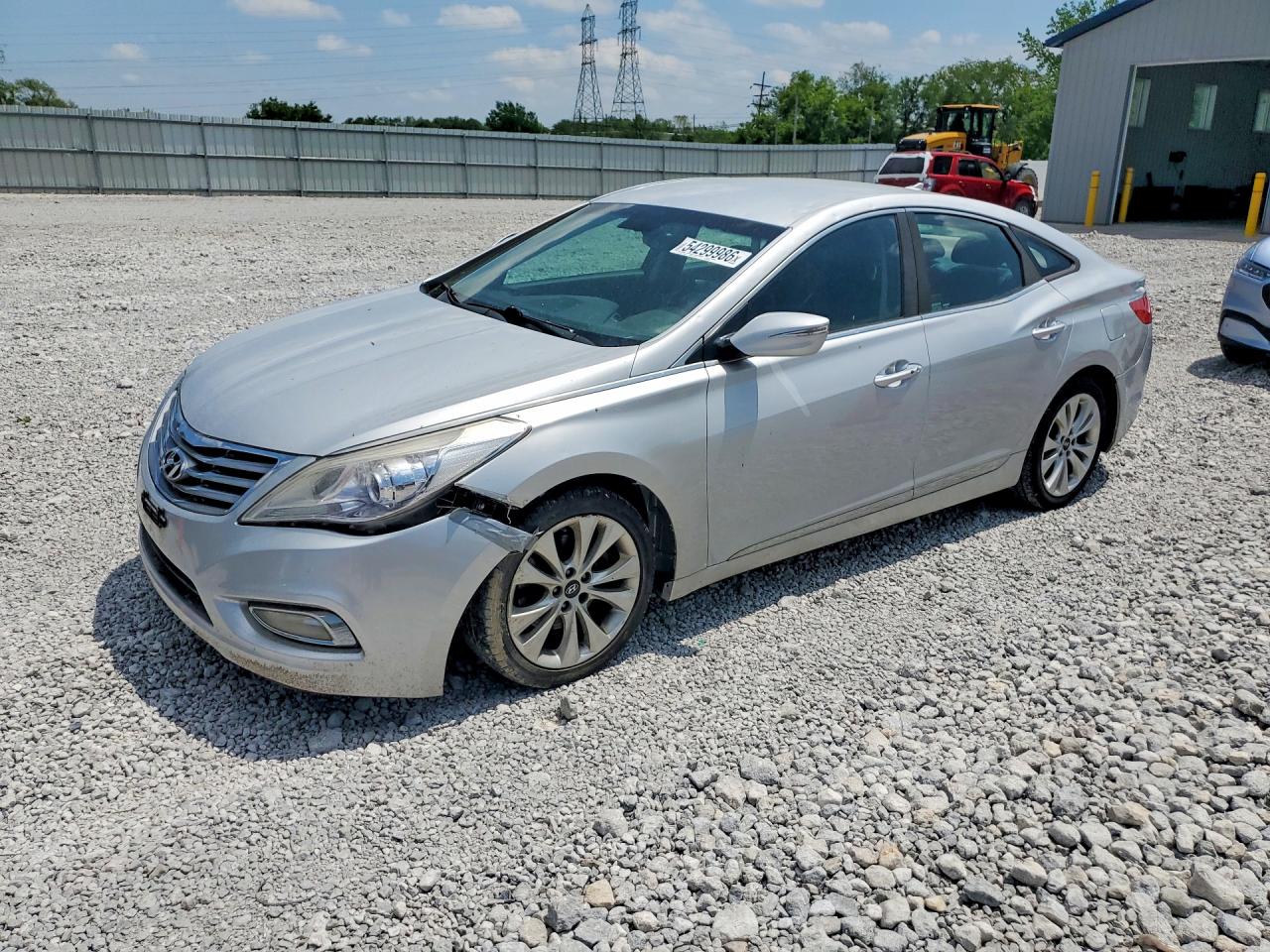 Salvage Hyundai Azera Image