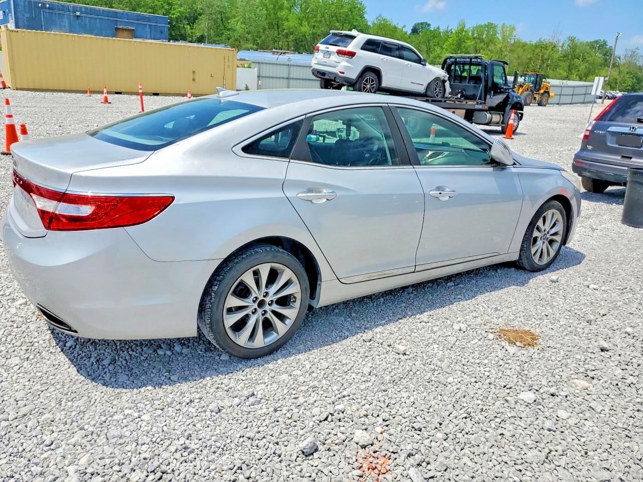 Hyundai Azera Base