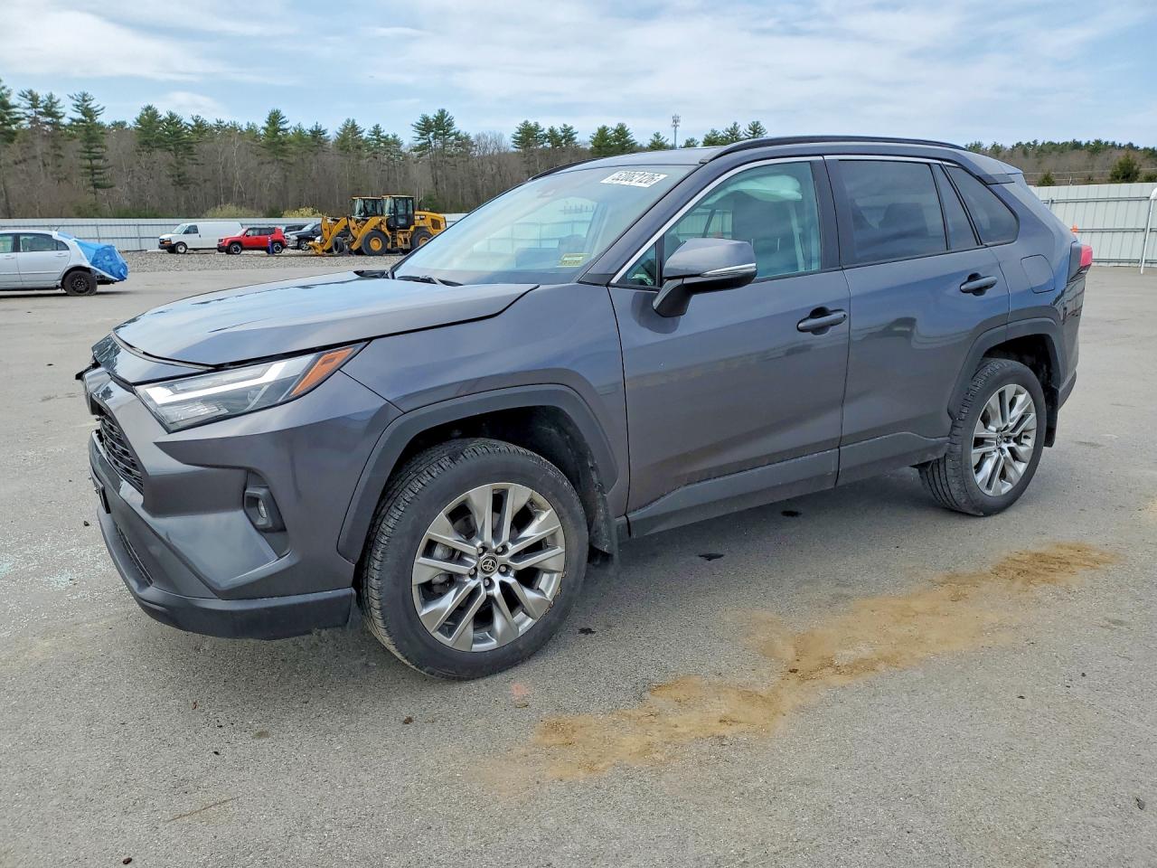 Salvage Toyota RAV4 Image