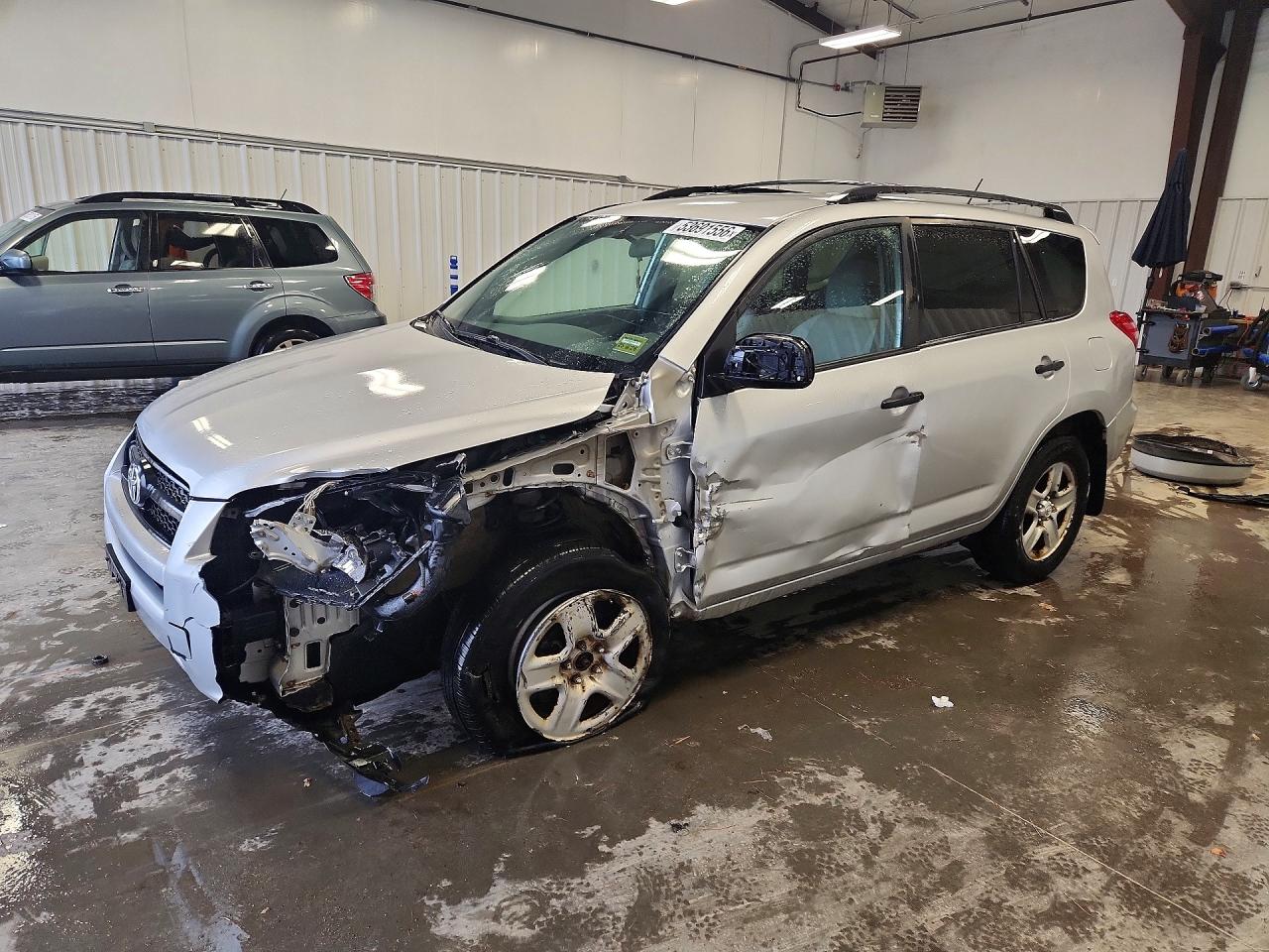 Salvage Toyota RAV4 Image