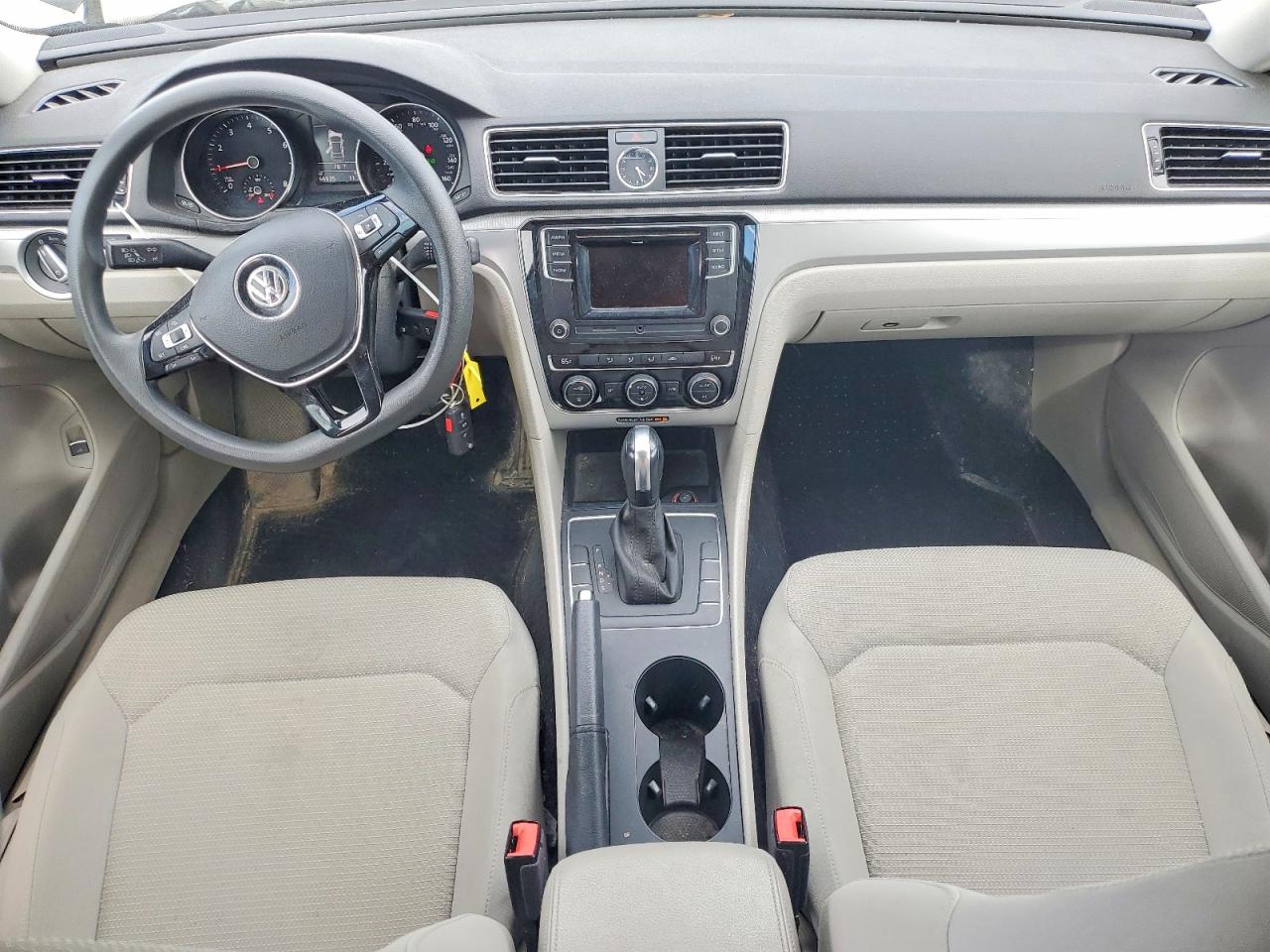 Volkswagen Passat S