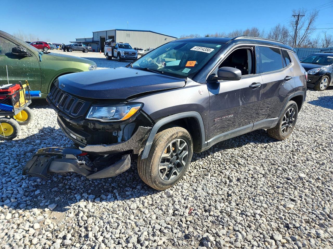 Salvage Jeep Compass Image