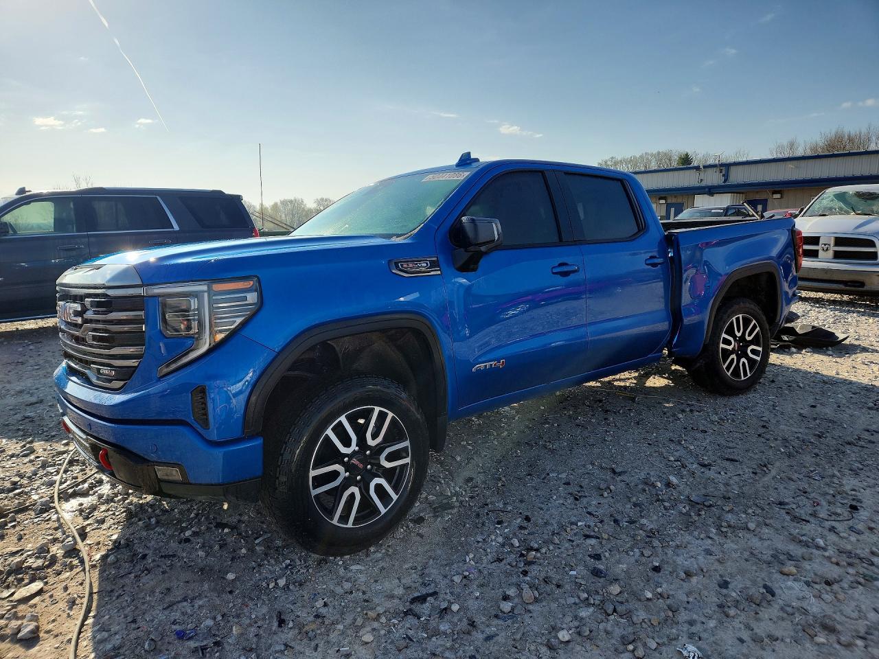 Salvage GMC Sierra Image
