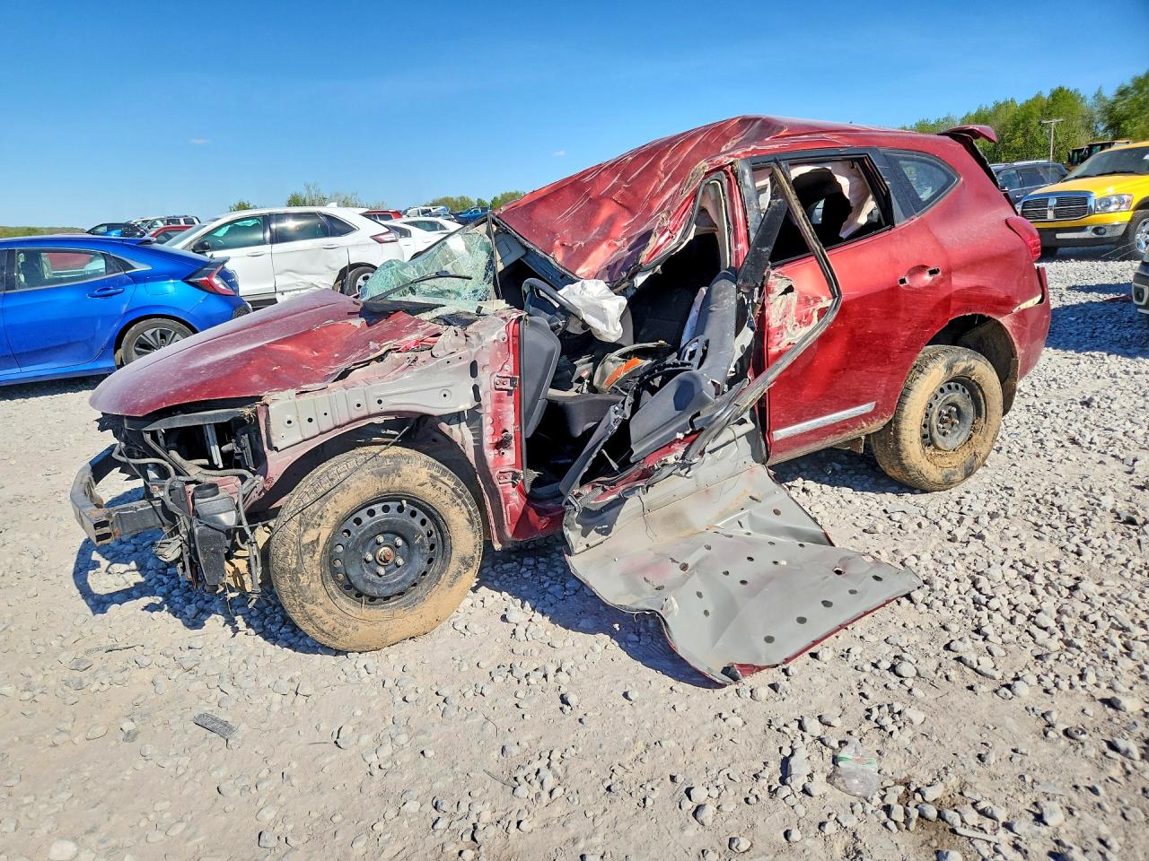 Salvage Nissan Rogue Image