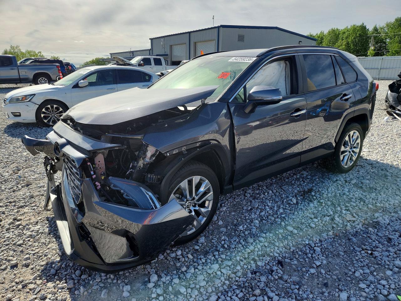 Salvage Toyota RAV4 Image